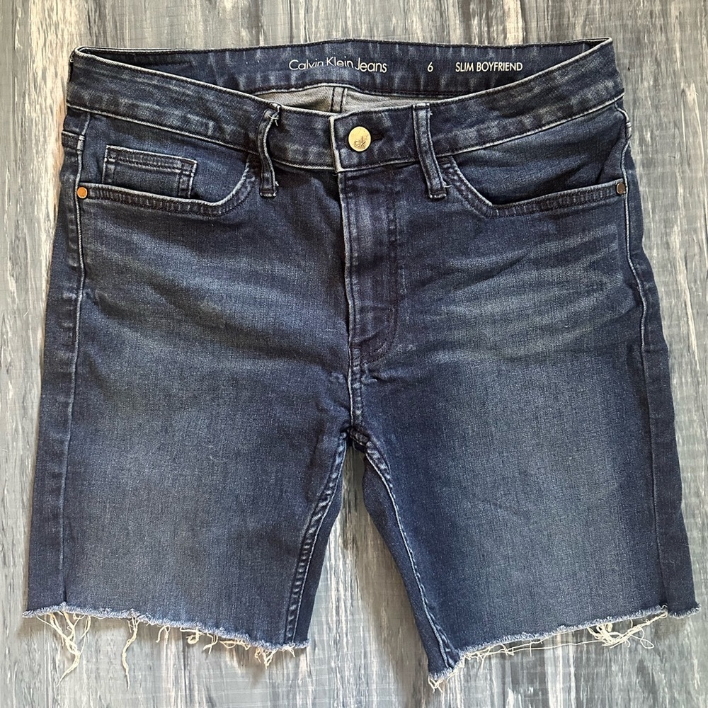 Calvin Klein cut off stretch Jean shorts - size 6